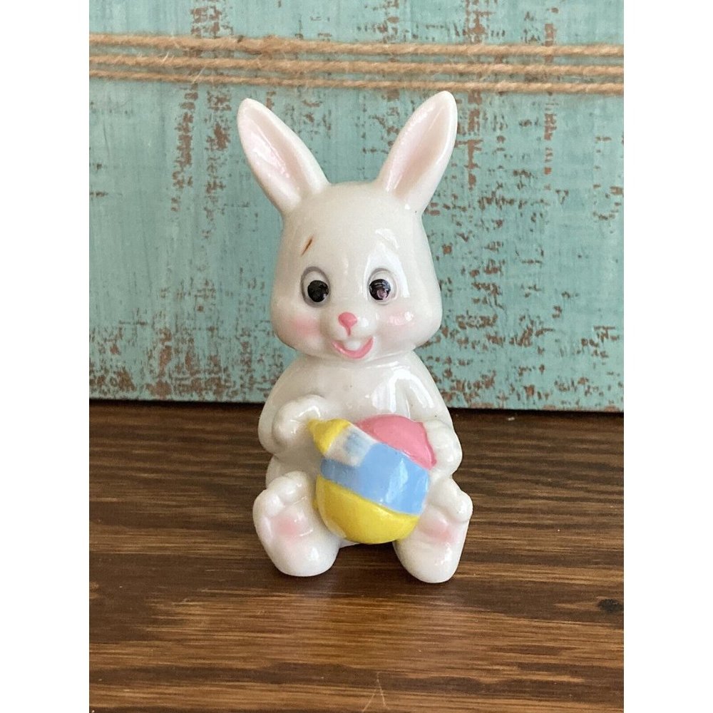 1980 Vintage Wallace Berrie &  Co. Porcelain Easter Bunny With Egg 3”
